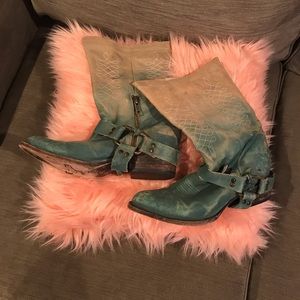 Hard to find Freebird dip dye boots